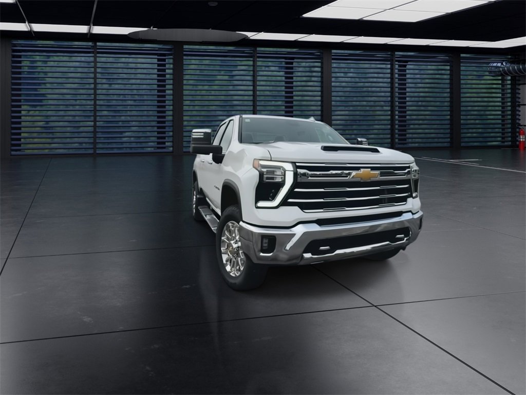 2025 Chevrolet Silverado 2500HD LTZ photo 3