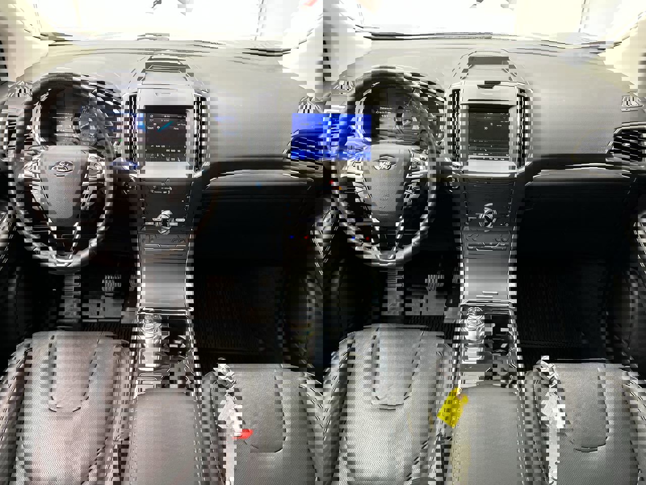 2020 Ford Edge Titanium photo 4