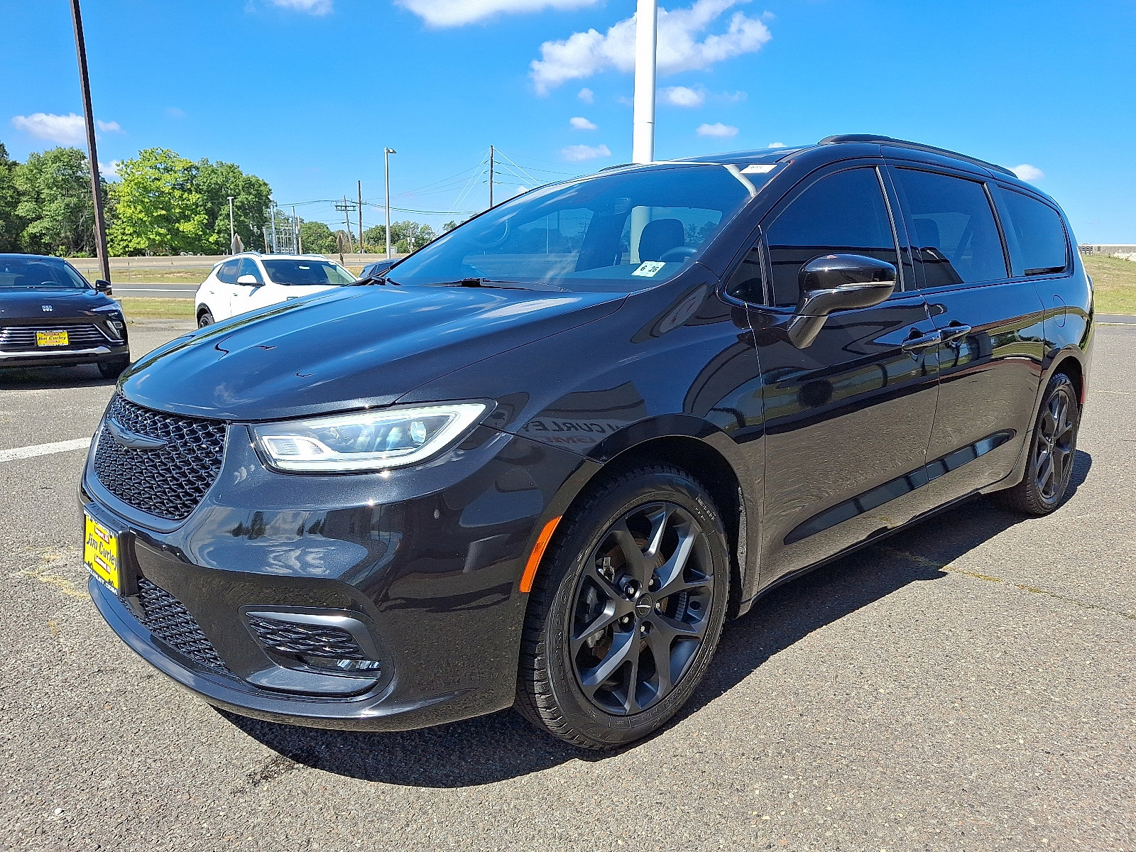 2021 Chrysler Pacifica Touring L photo 2