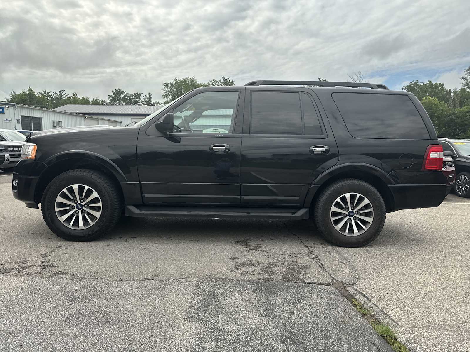 2017 Ford Expedition XLT photo 7