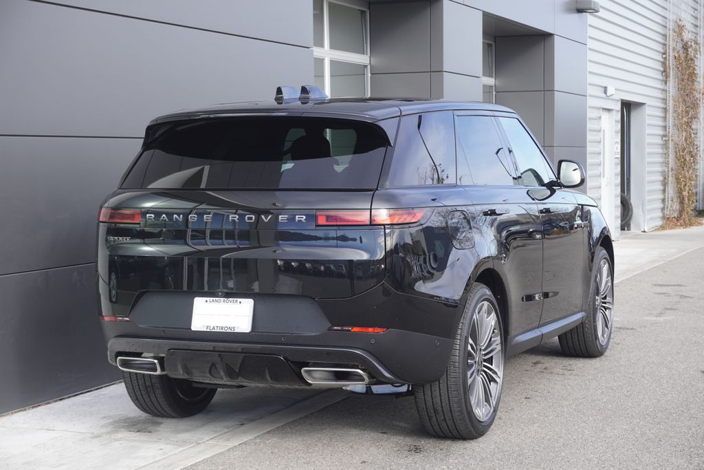 2025 Land Rover Range Rover Sport SE photo 2