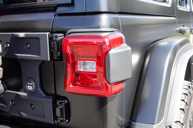 2024 Jeep Wrangler Rubicon 392 photo 8