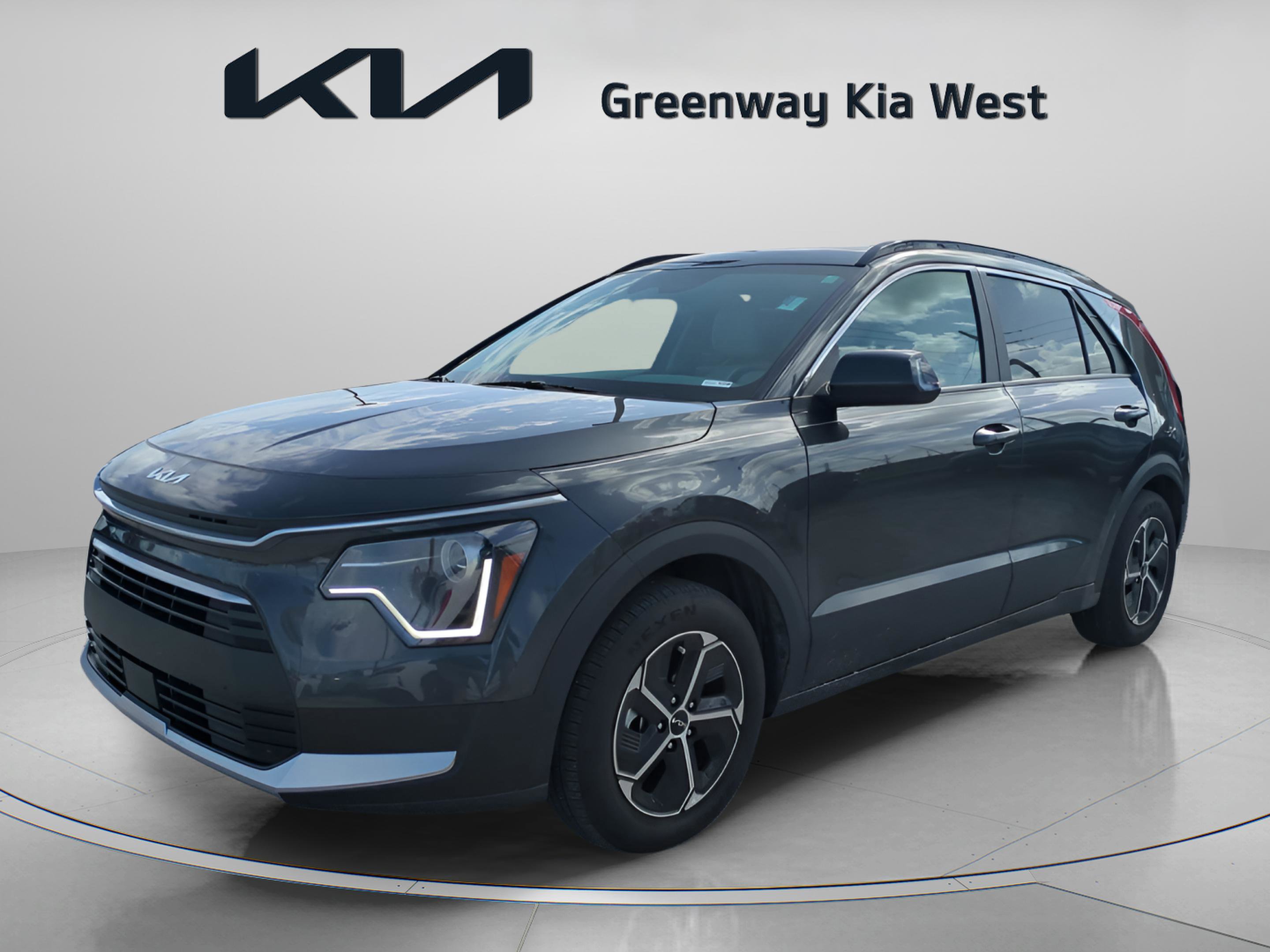 2025 Kia Niro EX photo 3