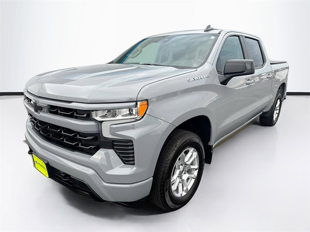 2024 Chevrolet Silverado 1500 RST photo 3