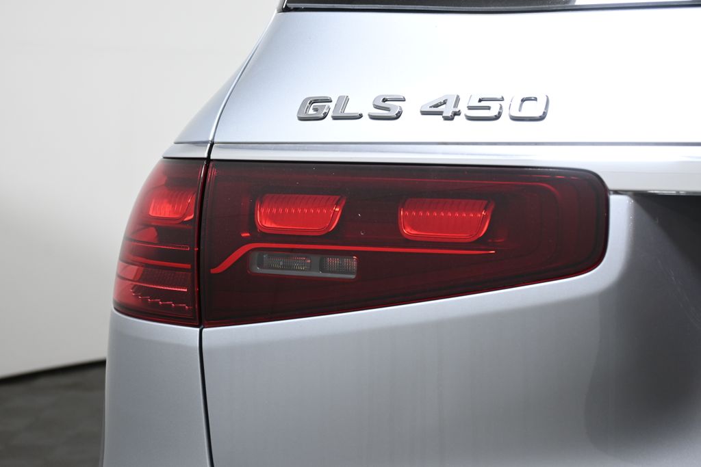 2025 Mercedes Benz GLS 450 4MATIC photo 11