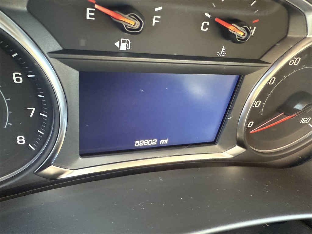 2024 Chevrolet Equinox LT photo 3