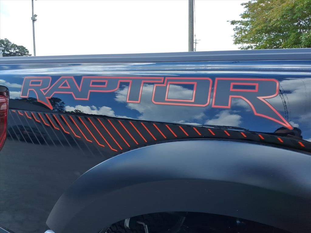 2025 Ford F-150 Raptor photo 8