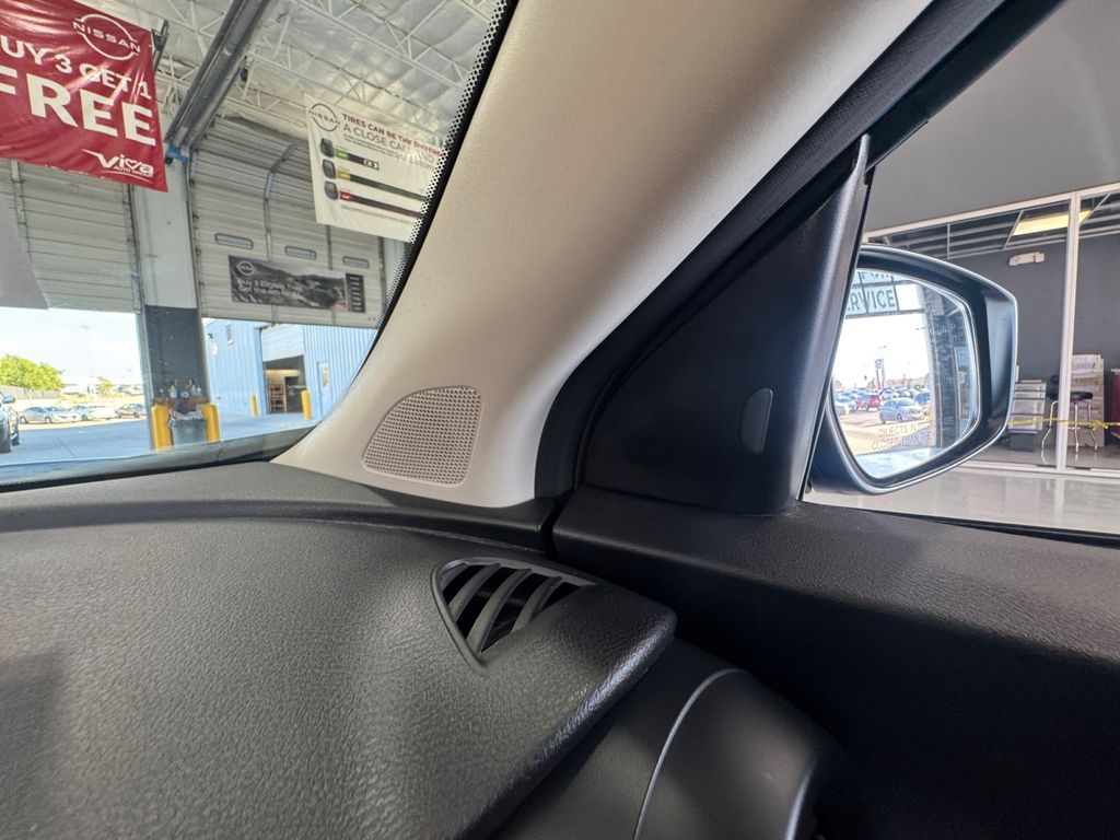 2023 Nissan Kicks S photo 24