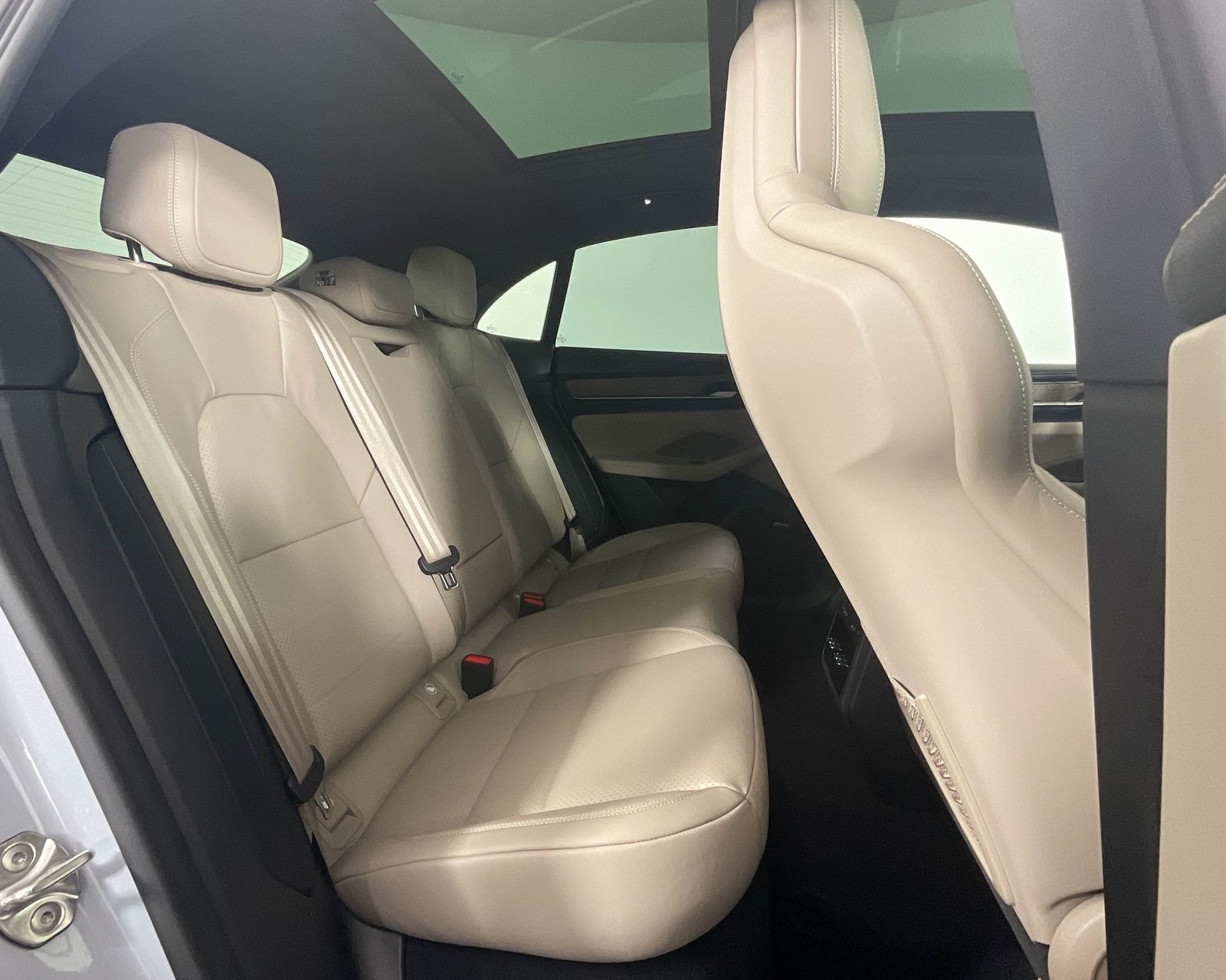 2025 Porsche Macan Electric photo 24