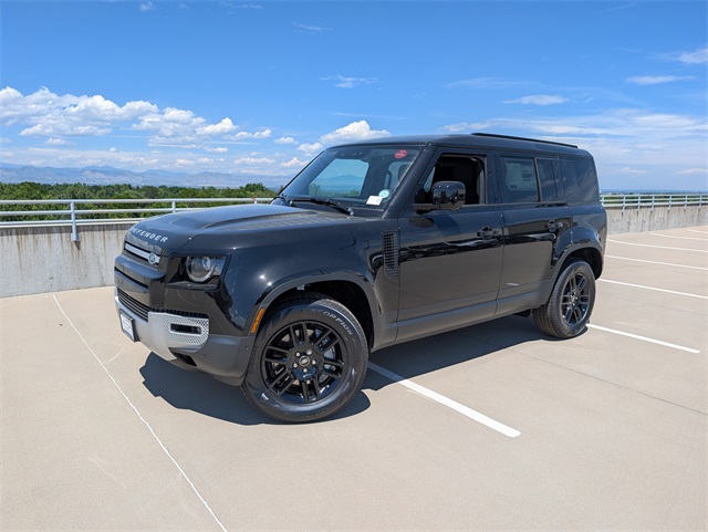 2025 Land Rover Defender 110 S photo 2