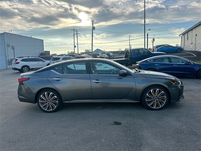 2023 Nissan Altima 2.5 SL photo 6