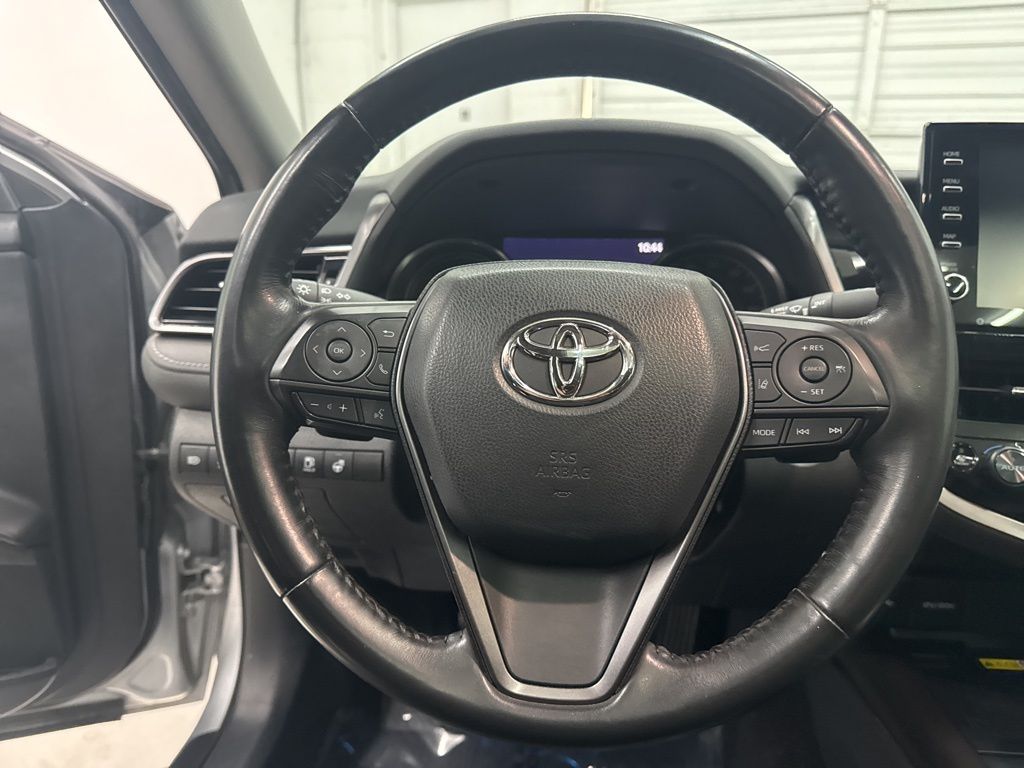 2022 Toyota Camry Hybrid XSE photo 10
