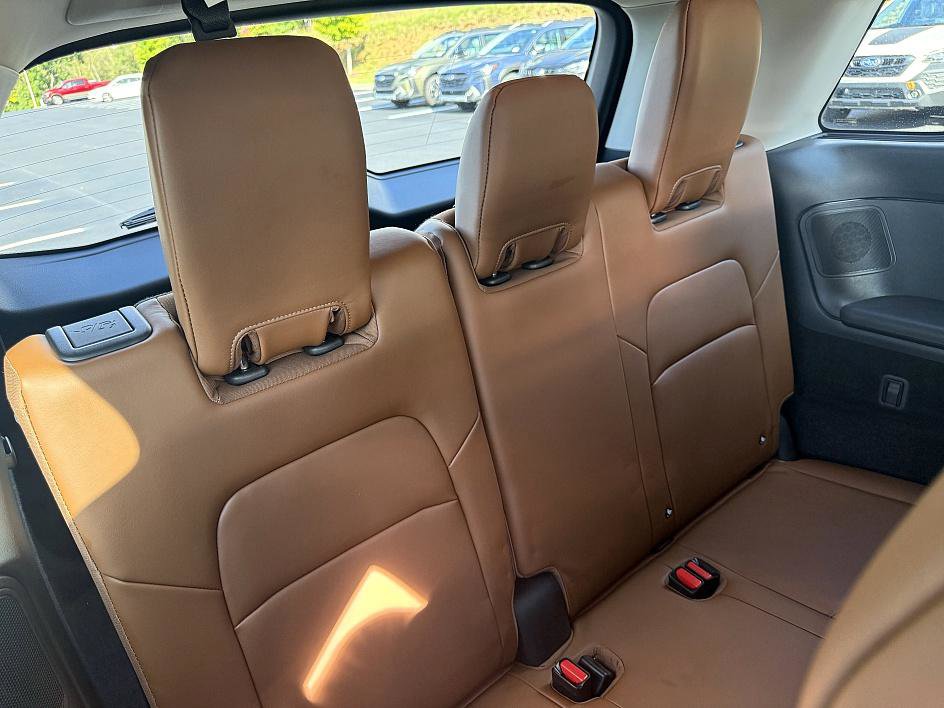 2023 Nissan Pathfinder Platinum photo 11