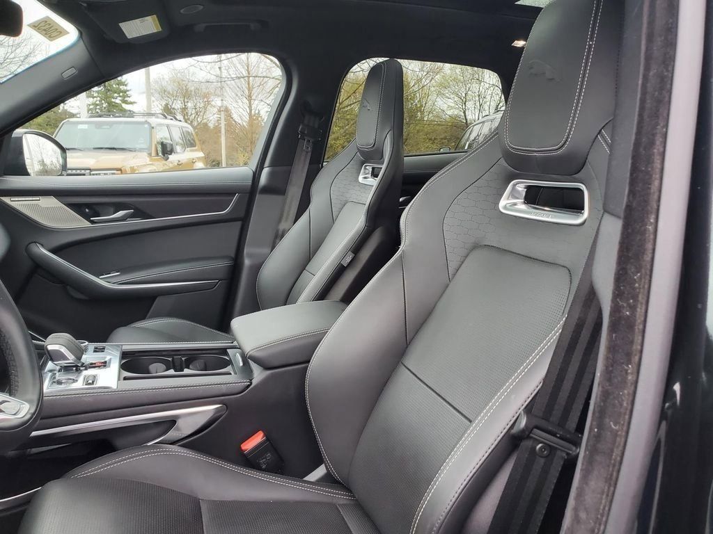 2024 Jaguar F-PACE P250 R-Dynamic S photo 14