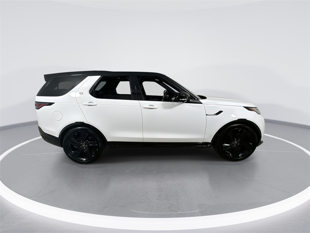2025 Land Rover Discovery SE photo 9