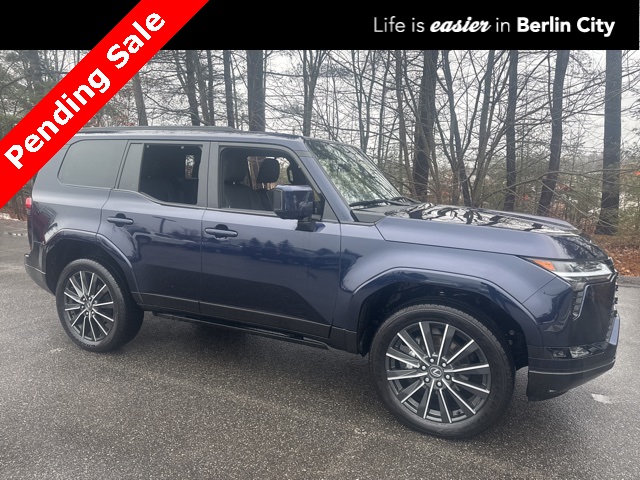 2025 Lexus GX Luxury's photo