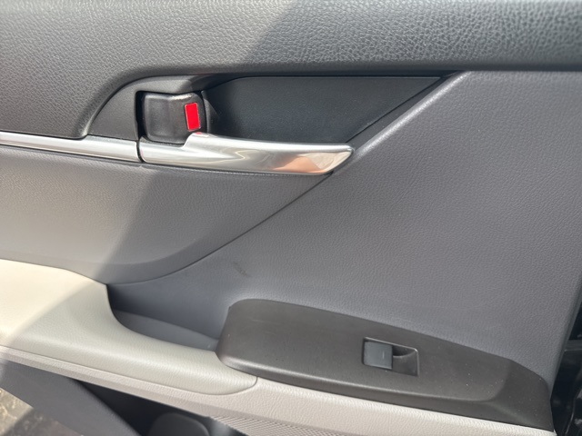 2024 Toyota Camry SE photo 32