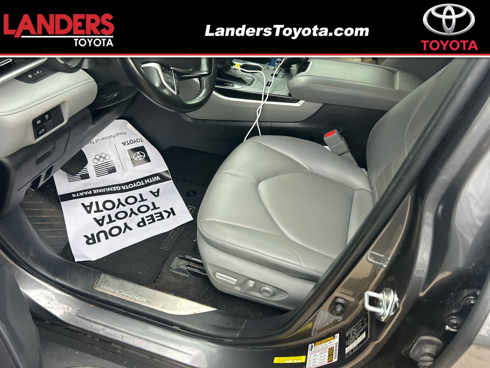 2023 Toyota Highlander XLE's photo