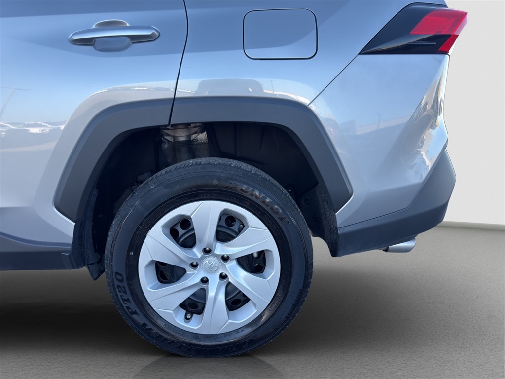 2024 Toyota RAV4 LE photo 23