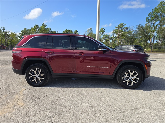 2025 Jeep Grand Cherokee Limited photo 4