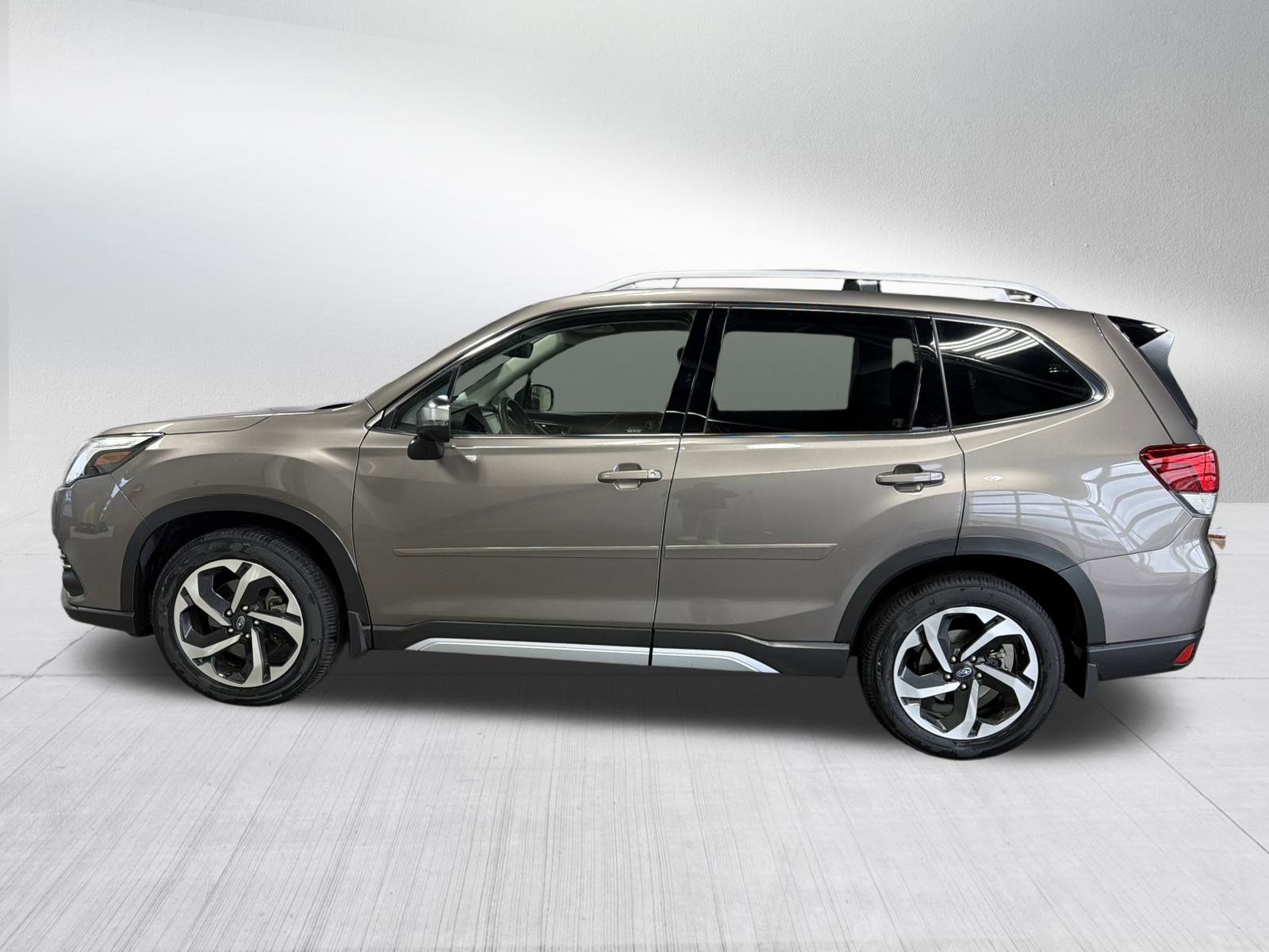 2024 Subaru Forester Touring photo 3