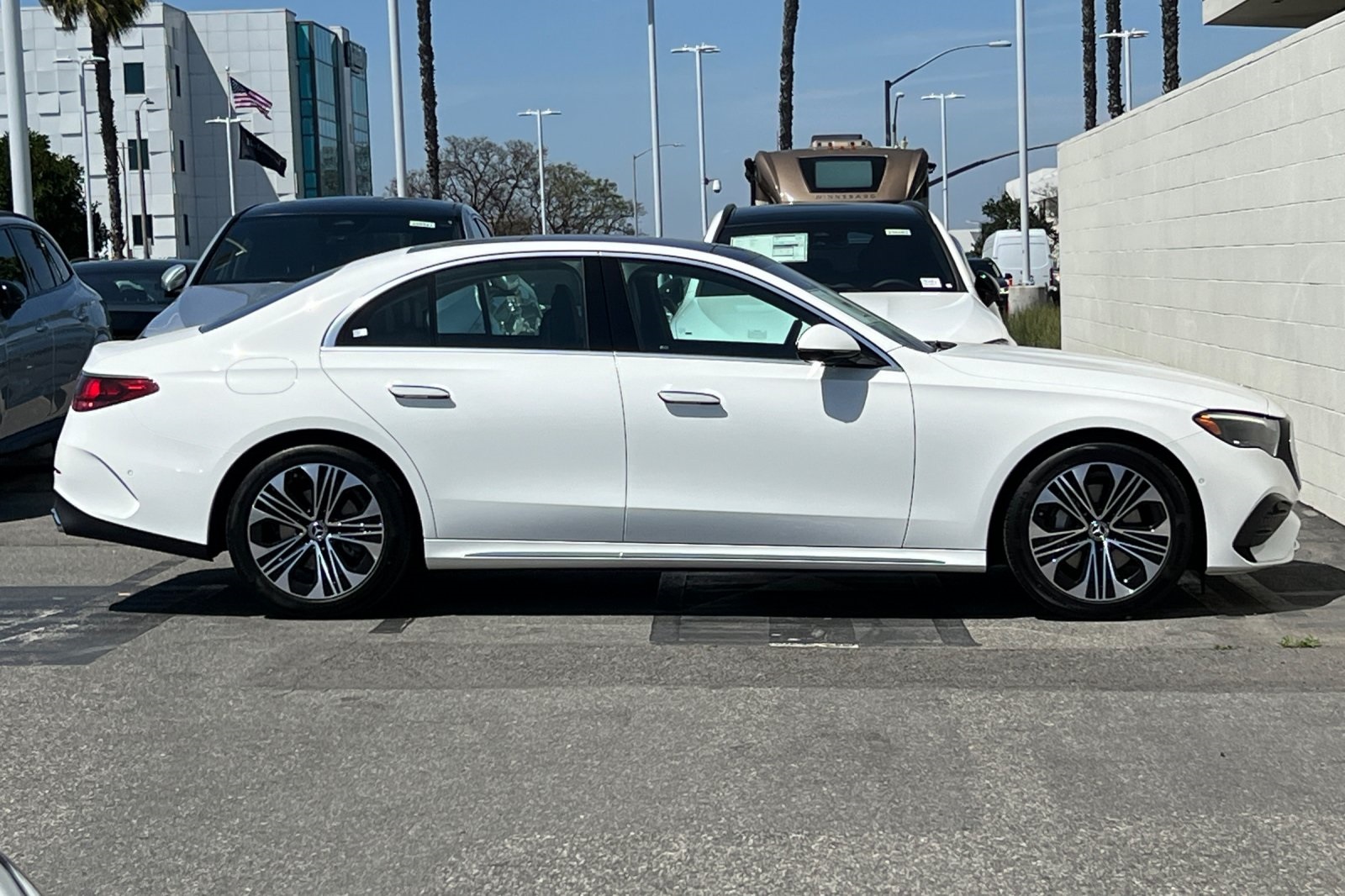 2025 Mercedes Benz E 350 photo 4