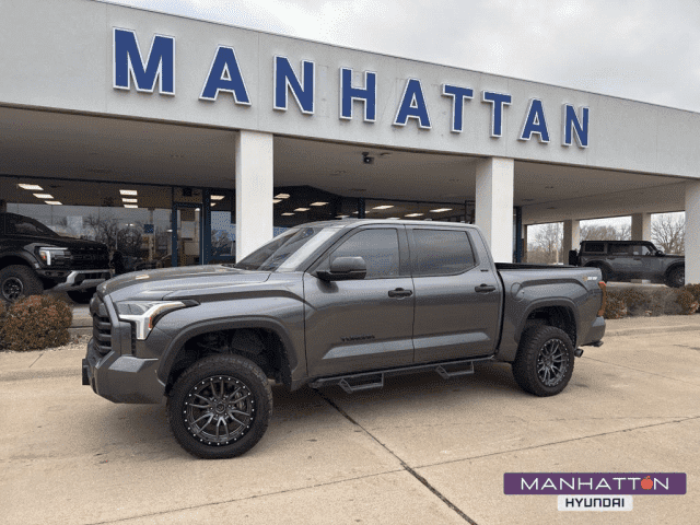 2023 Toyota Tundra SR5's photo