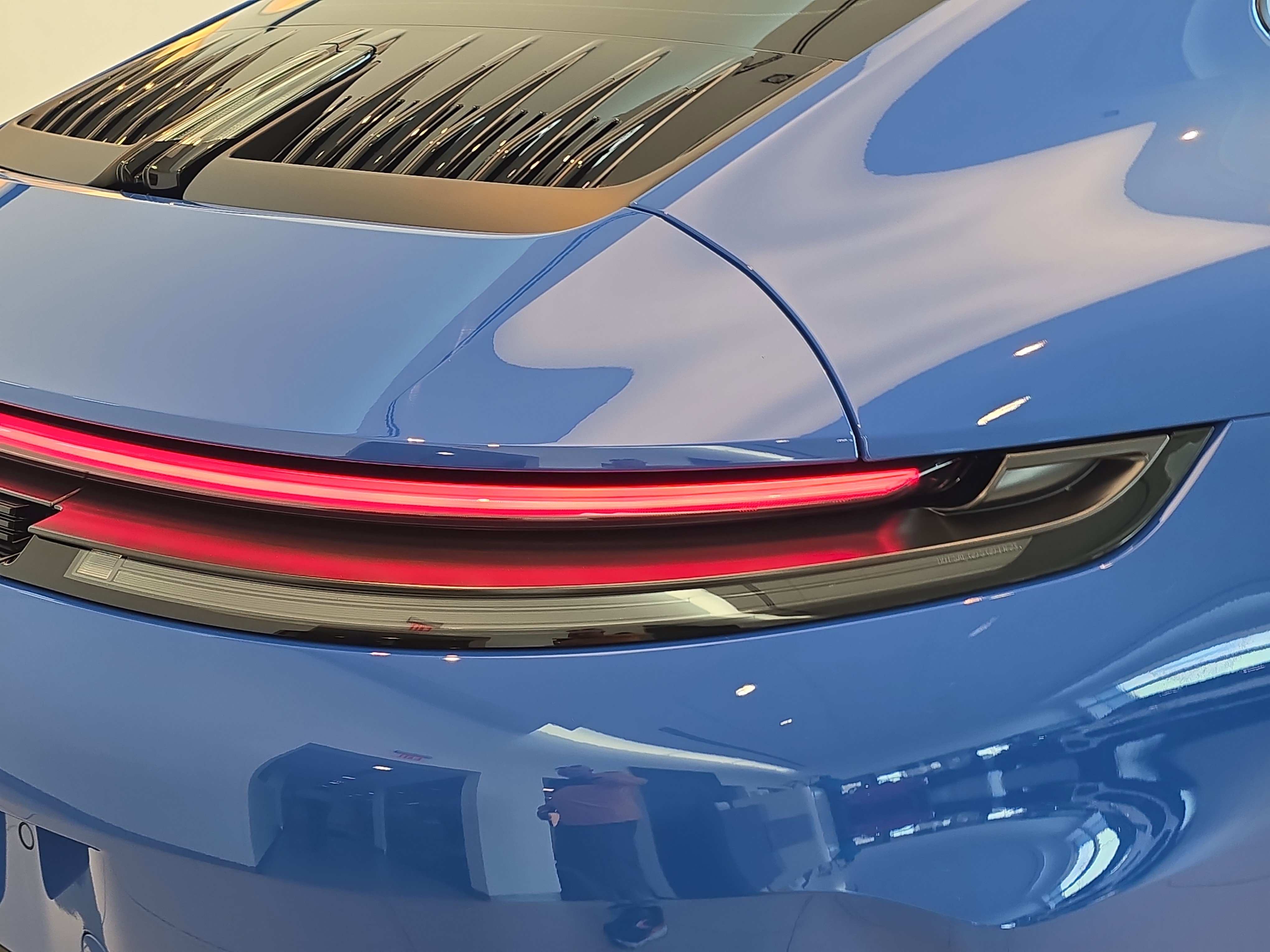 2025 Porsche 911 4 GTS photo 8