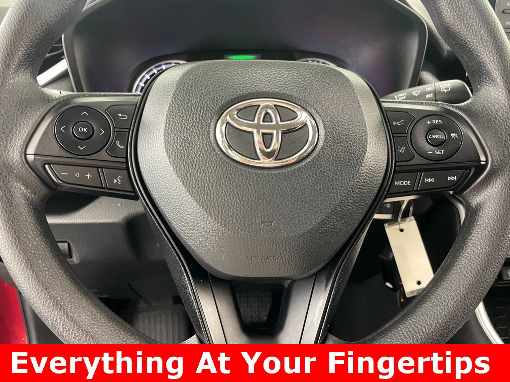 2022 Toyota RAV4 LE photo 3