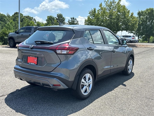 2025 Nissan Kicks Play S photo 3