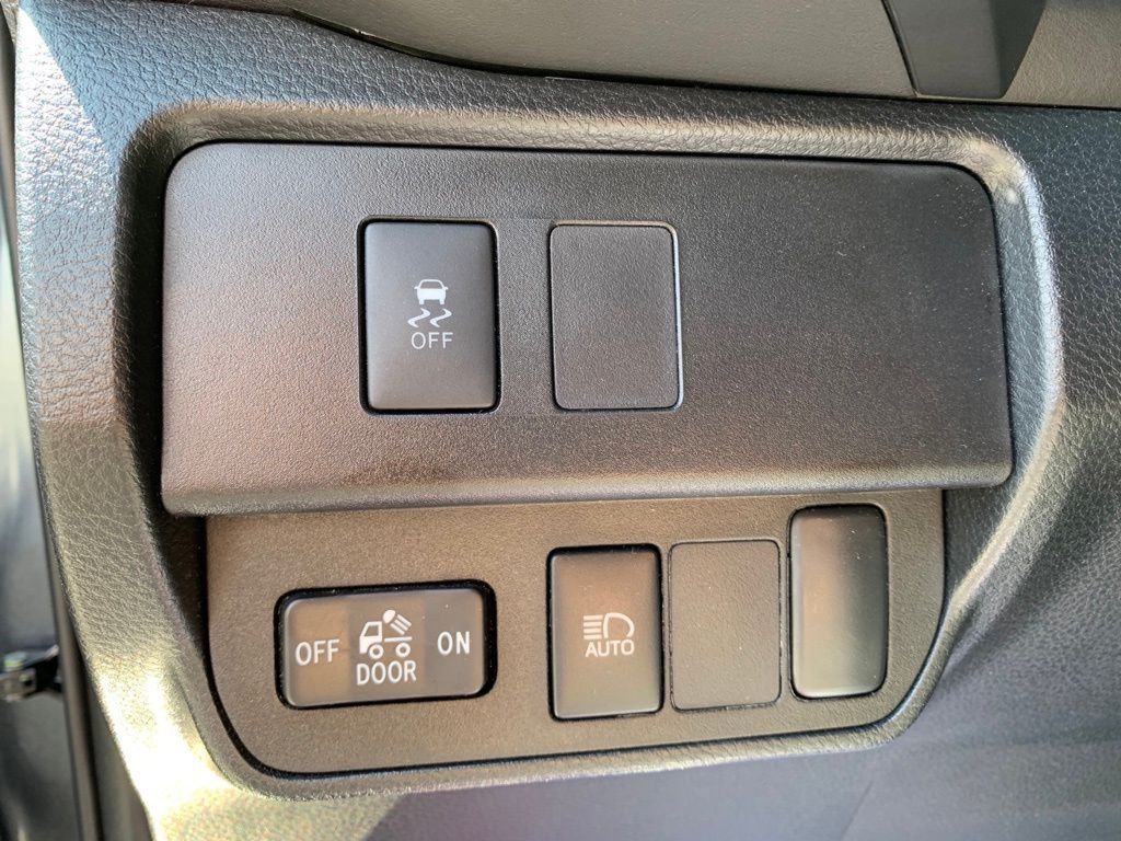 2020 Toyota Tacoma SR5 4x4 photo 10