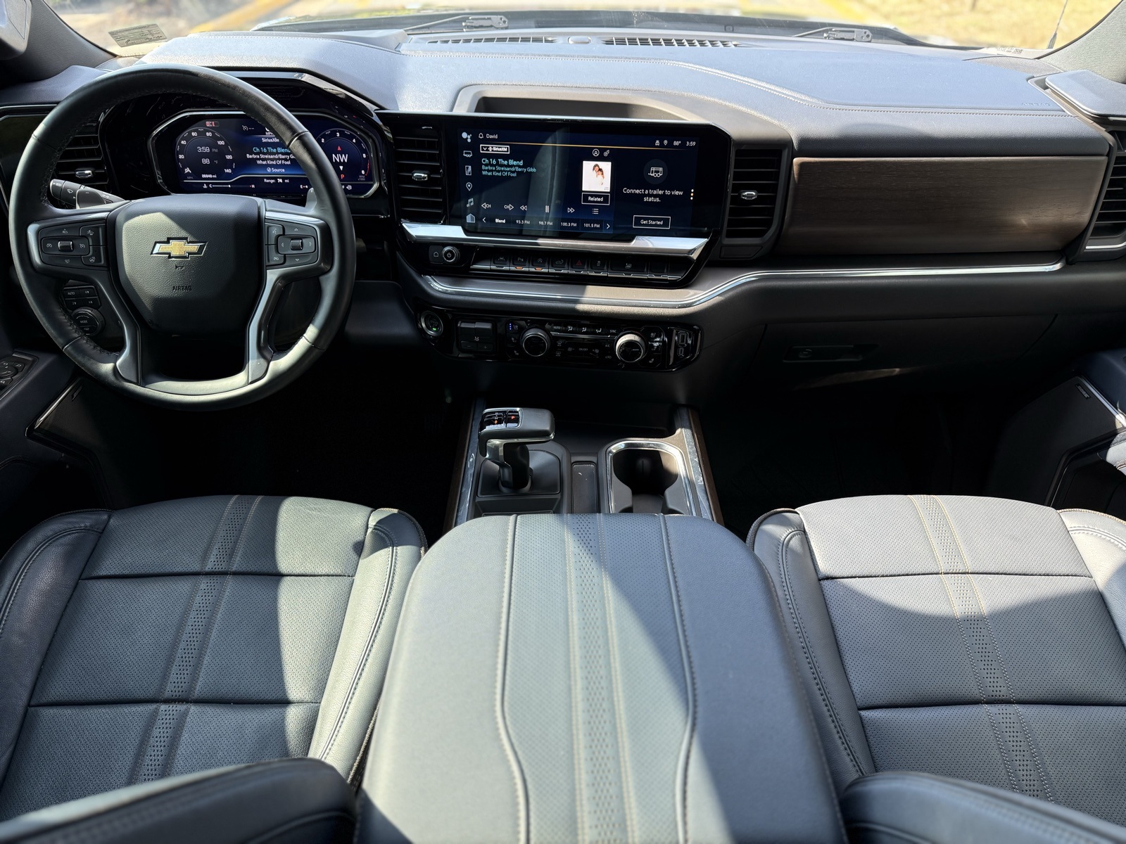 2024 Chevrolet Silverado 1500 High Country photo 3