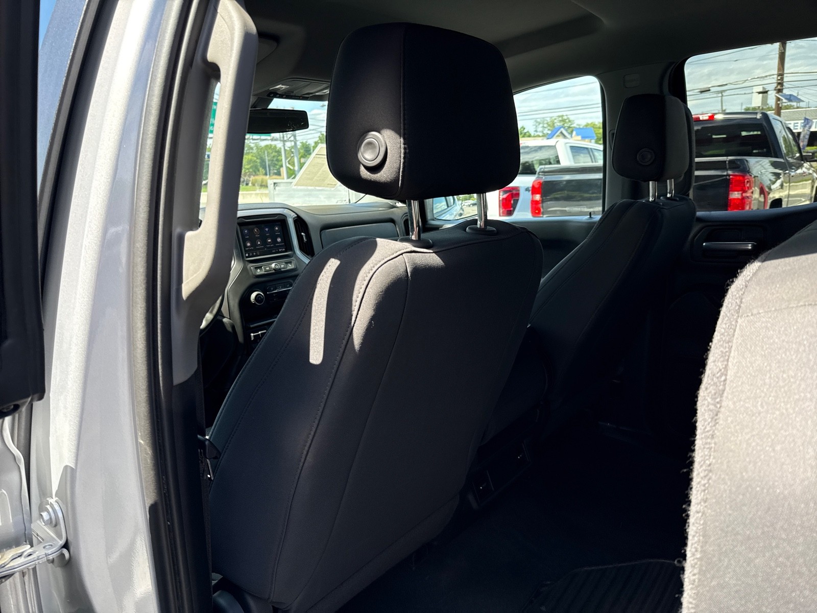 2020 Chevrolet Silverado 1500 Custom photo 26