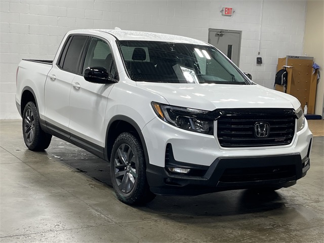2023 Honda Ridgeline Sport photo 3