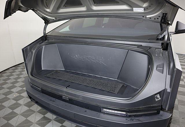 2024 Tesla Cybertruck photo 9
