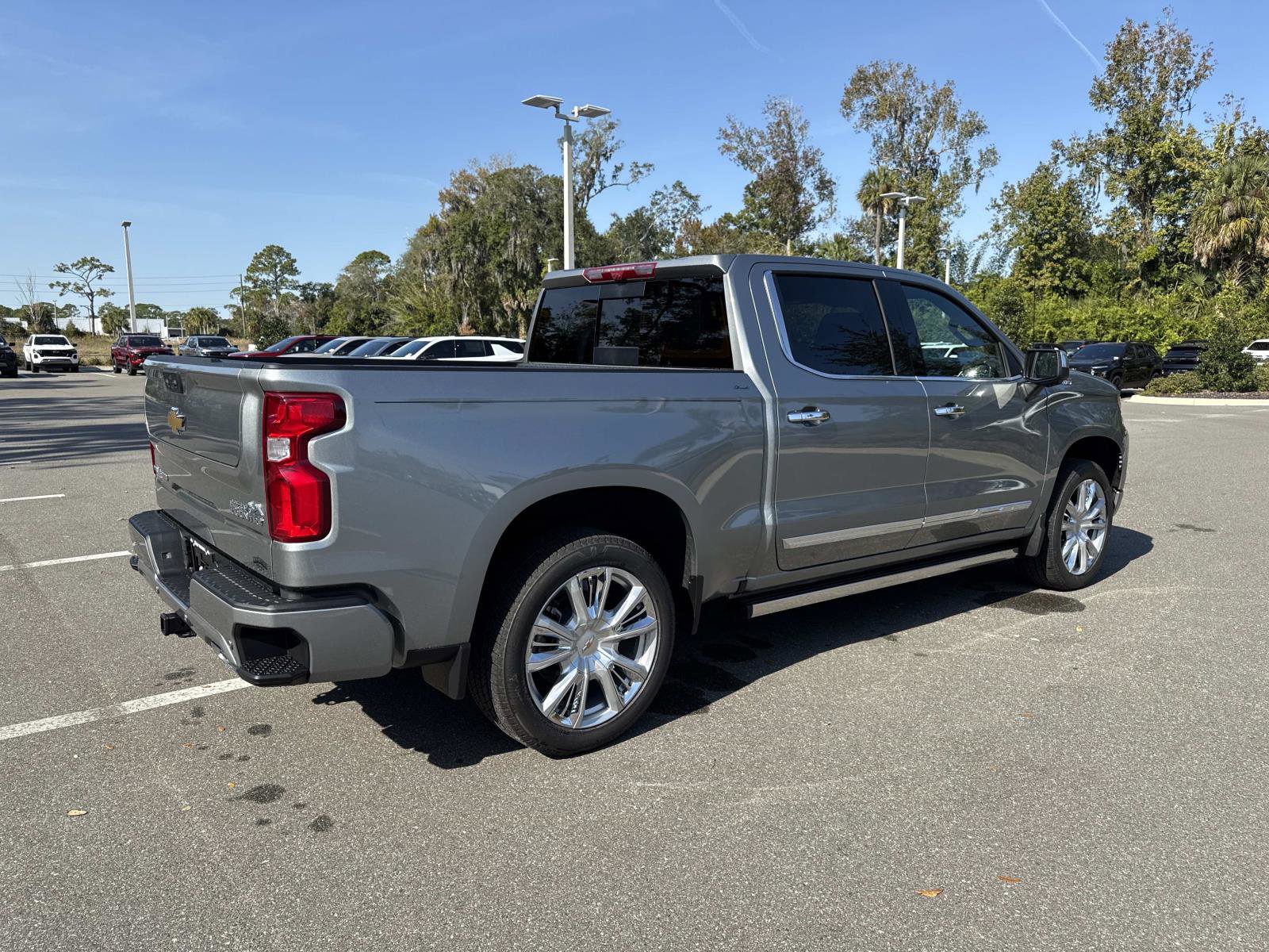 2026 Chevrolet Silverado 1500 High Country photo 3