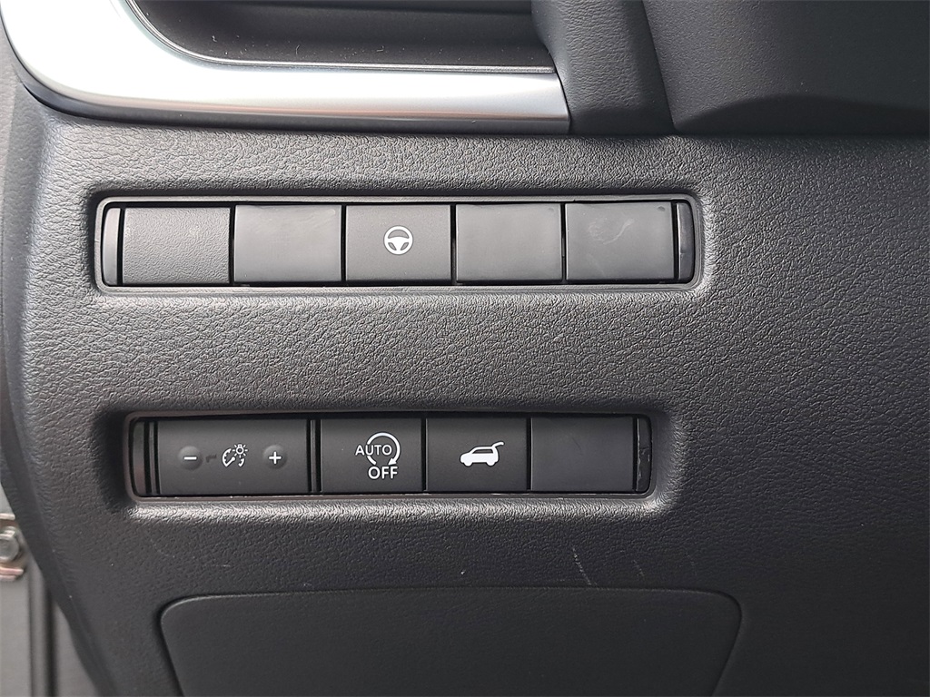 2026 Nissan Rogue SV photo 23
