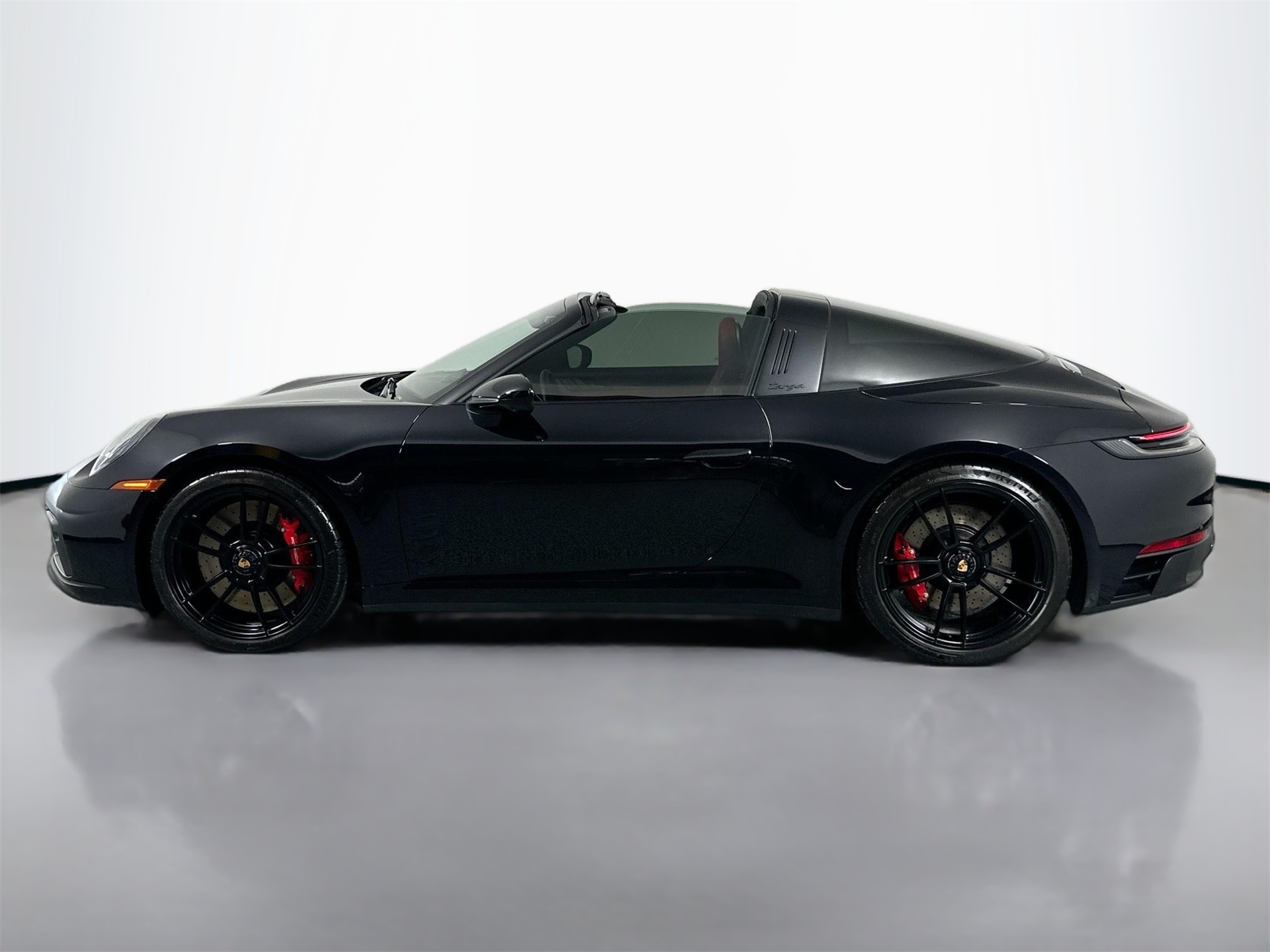 2024 Porsche 911 Targa 4 GTS photo 2