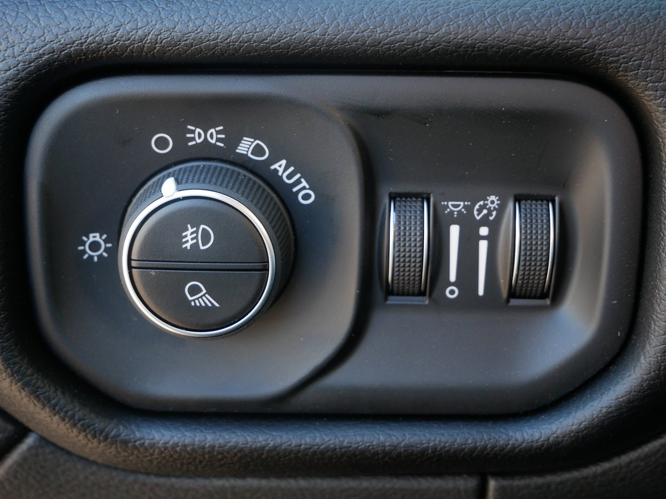 2026 Ram 2500 Laramie photo 14