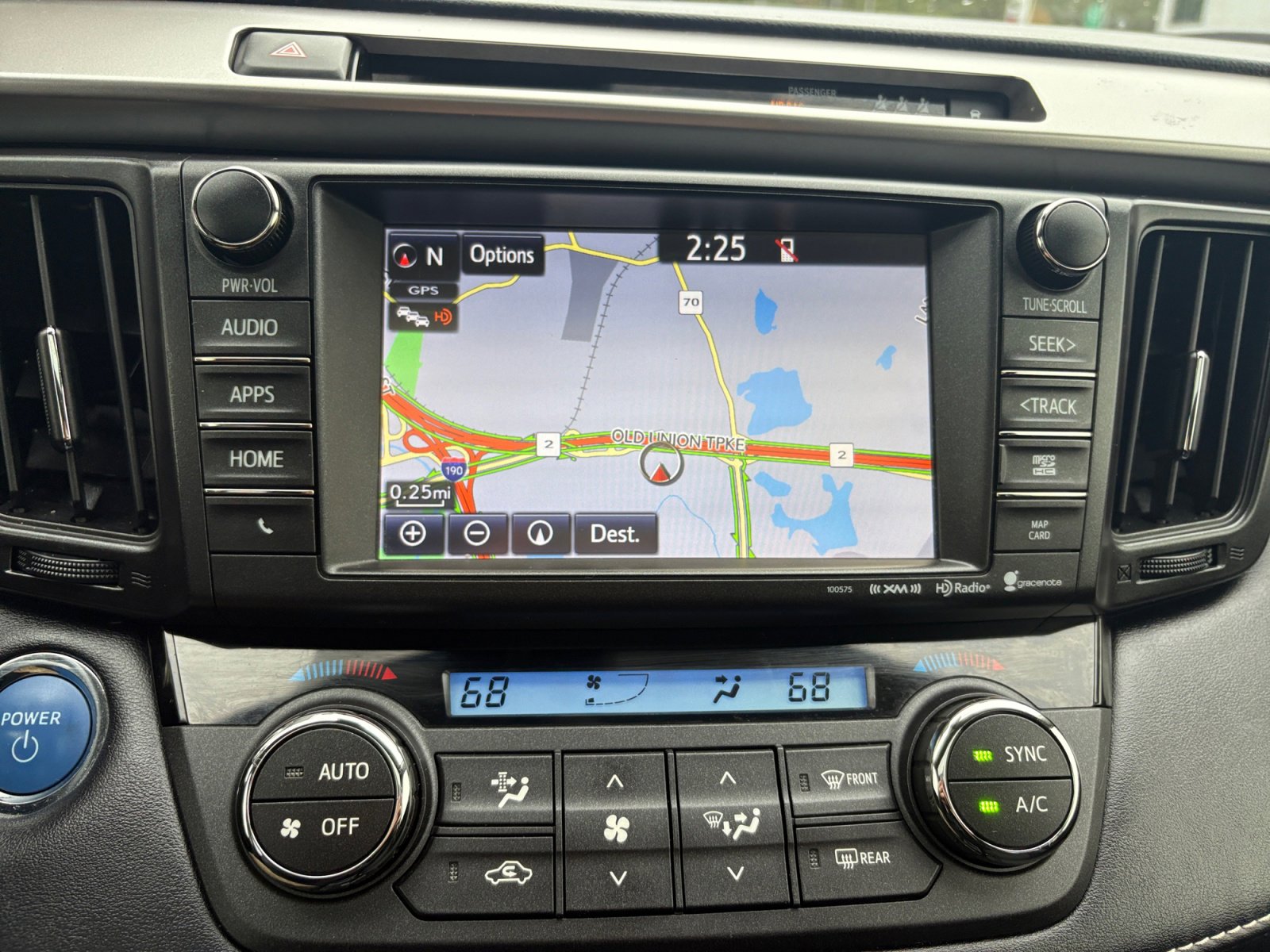 2018 Toyota RAV4 Hybrid XLE photo 13