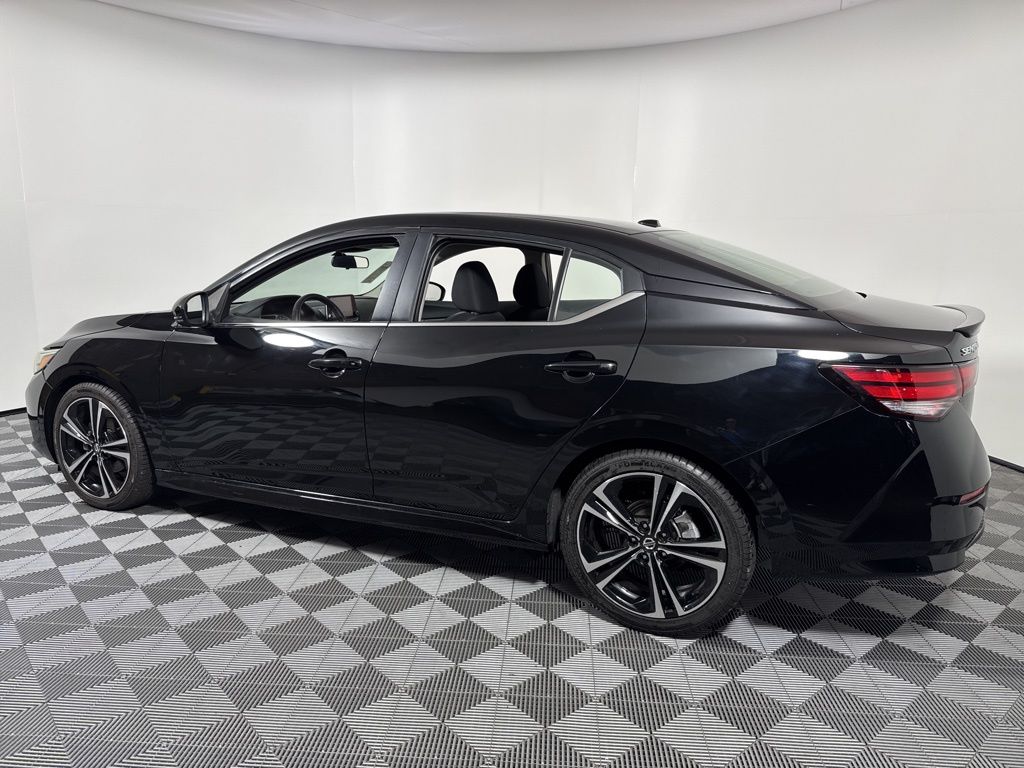 2023 Nissan Sentra SR photo 4