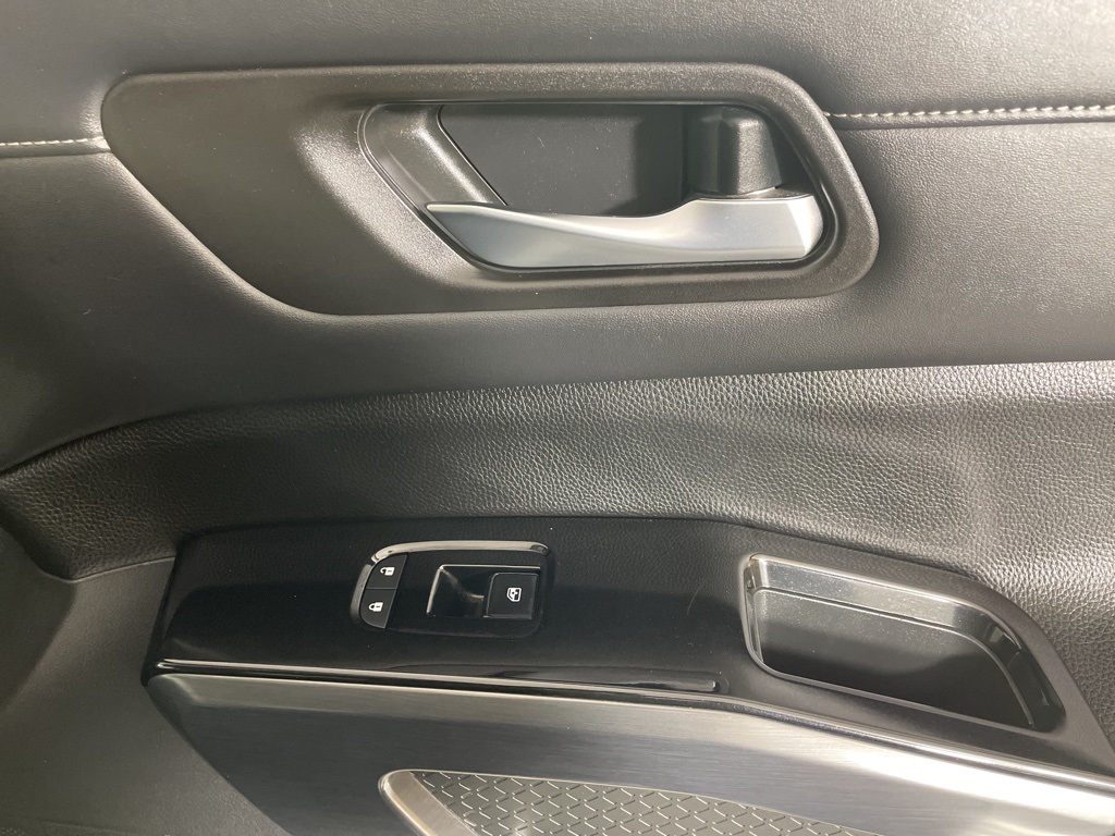 2022 Nissan Pathfinder SL photo 8