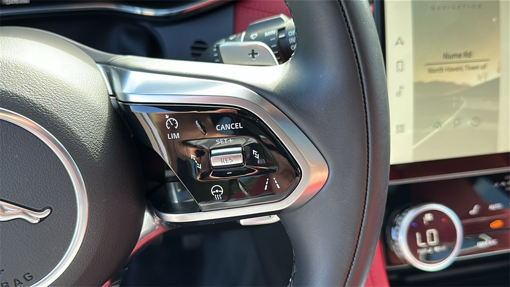 2024 Jaguar F-PACE P400 R-Dynamic S photo 15