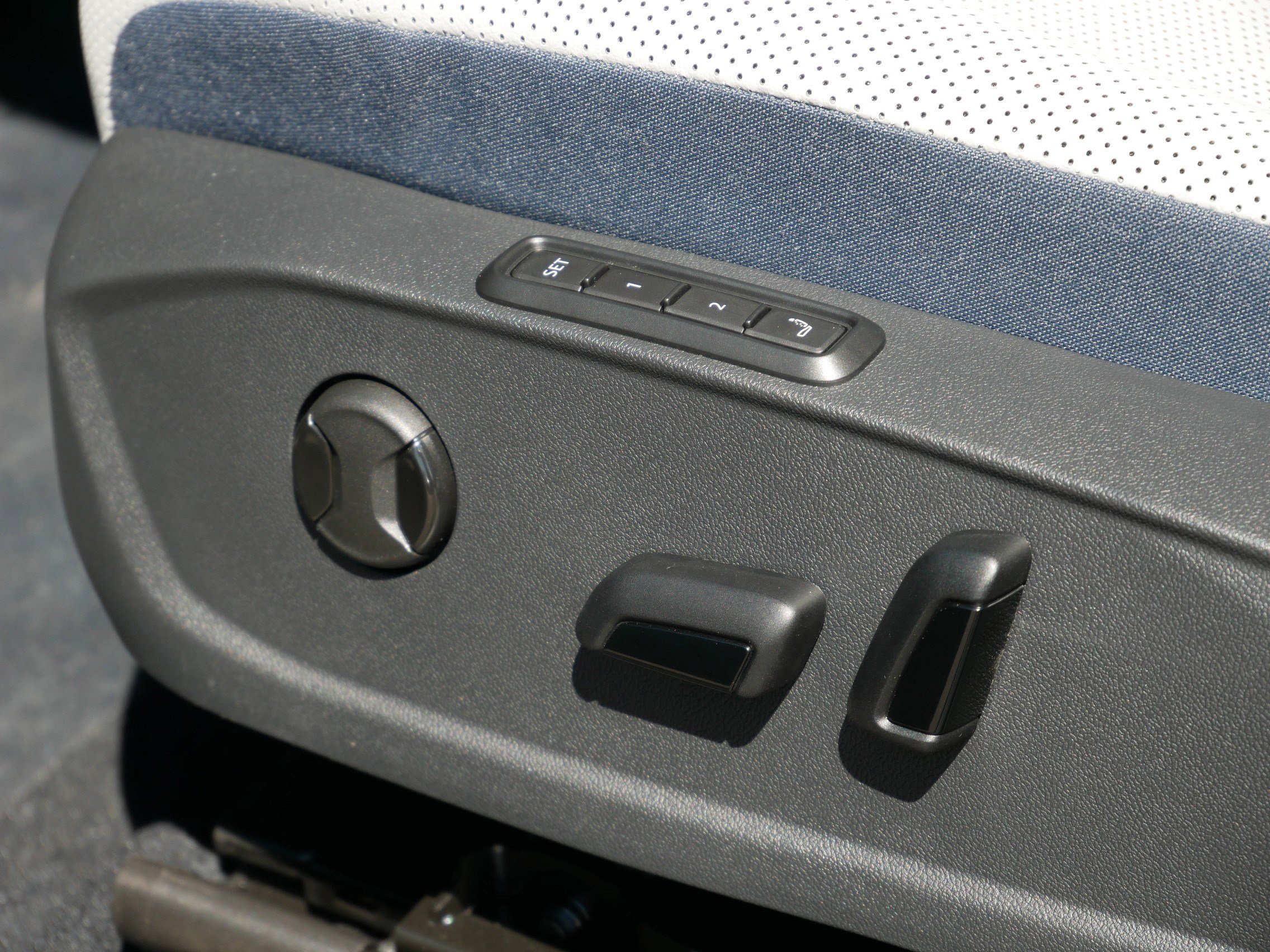 2025 Volkswagen ID.4 Pro S photo 4