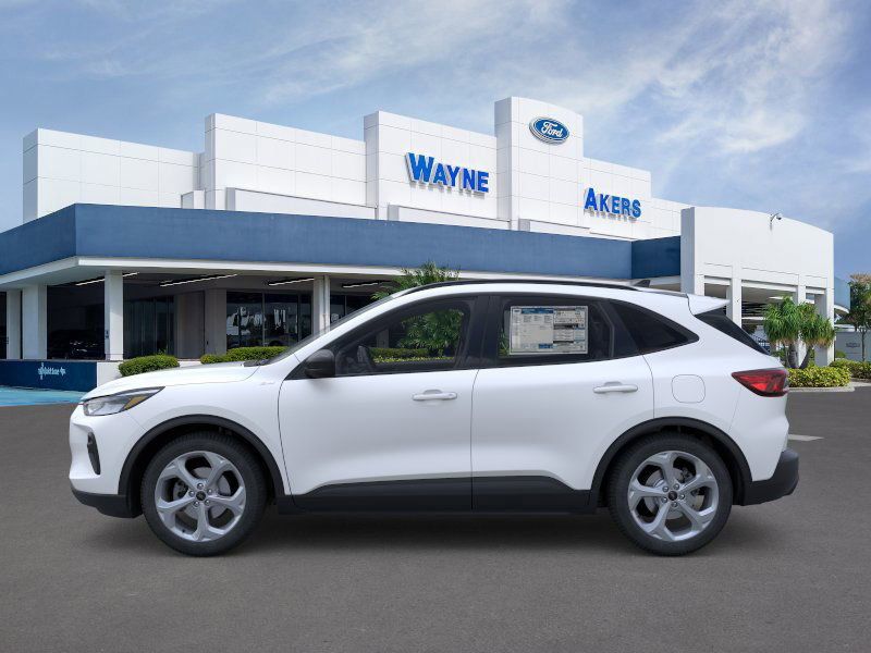 2026 Ford Escape ST-Line photo 2