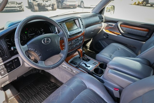 2006 Lexus LX 470 photo 14