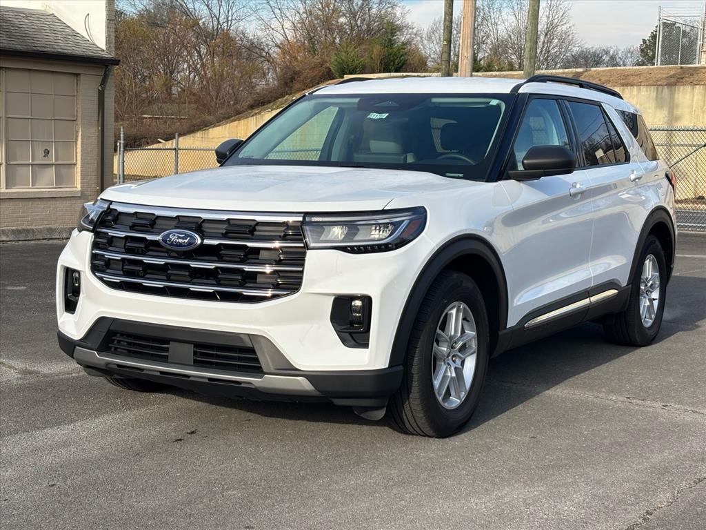 2025 Ford Explorer Active's photo