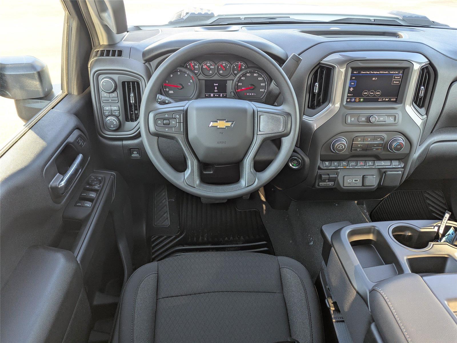2025 Chevrolet Silverado 2500HD Custom photo 17