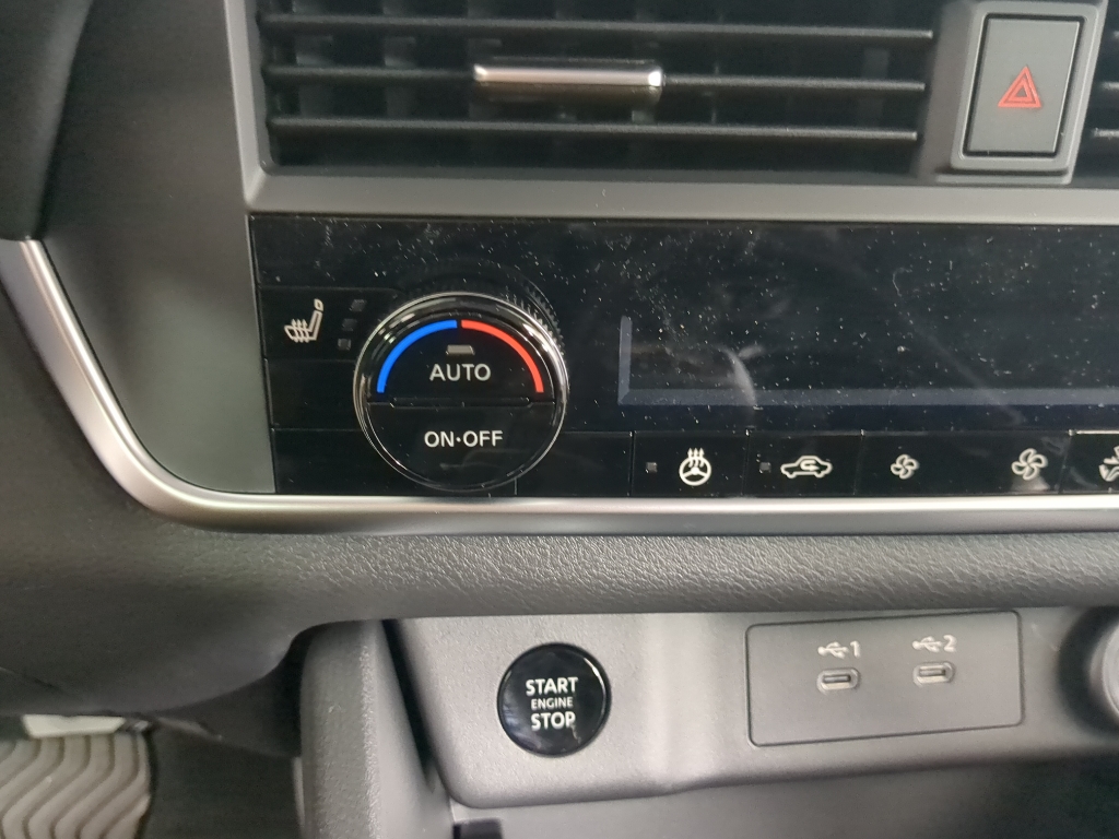 2026 Nissan Rogue SV photo 18