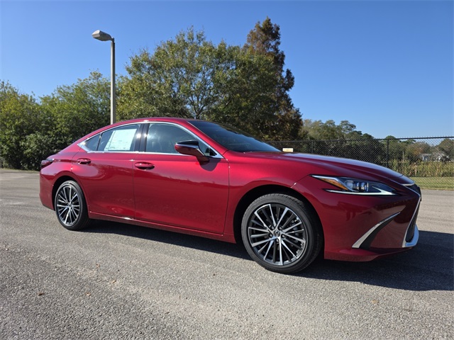 2025 Lexus ES 350's photo